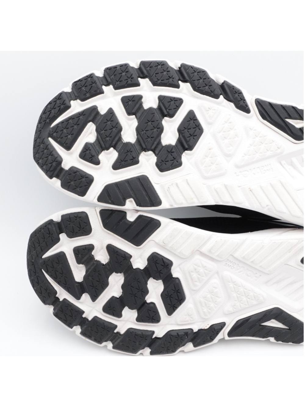 HOKA Arahi 7 Running Shoes 1147851/BWHT Black/White - Picture 8 of 11